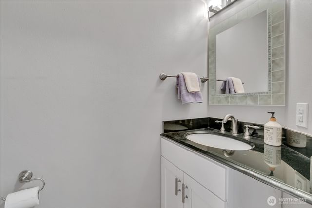 1125 S 258th Street, Des Moines, WA 98198