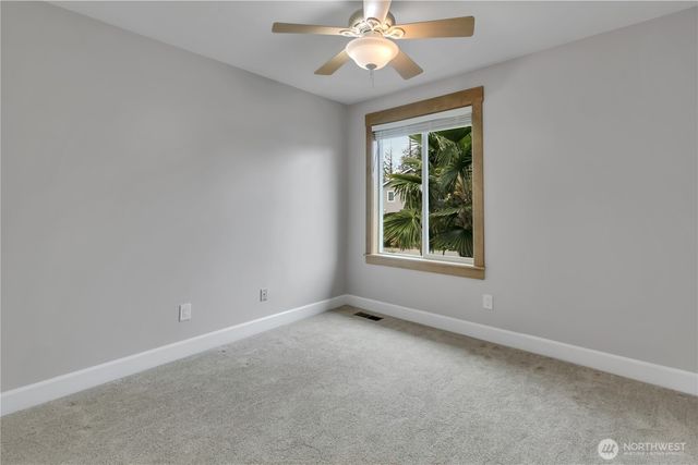 1125 S 258th Street, Des Moines, WA 98198
