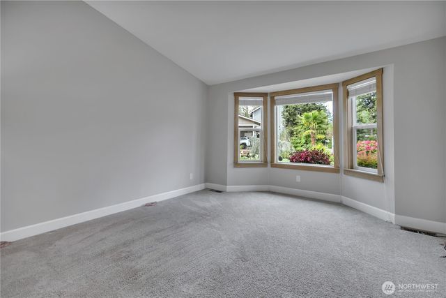 1125 S 258th Street, Des Moines, WA 98198
