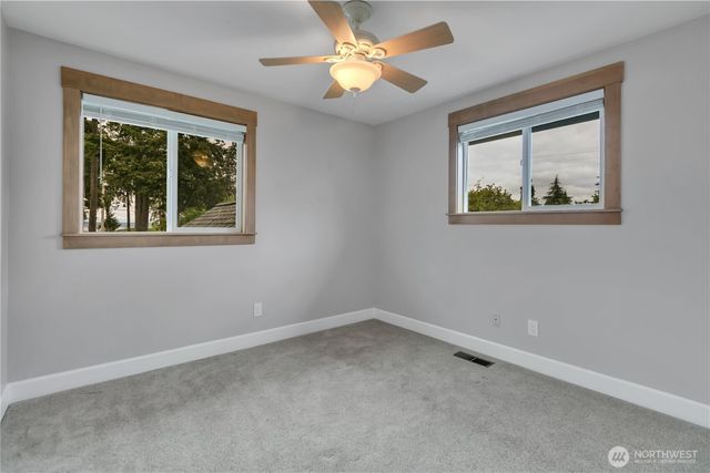1125 S 258th Street, Des Moines, WA 98198