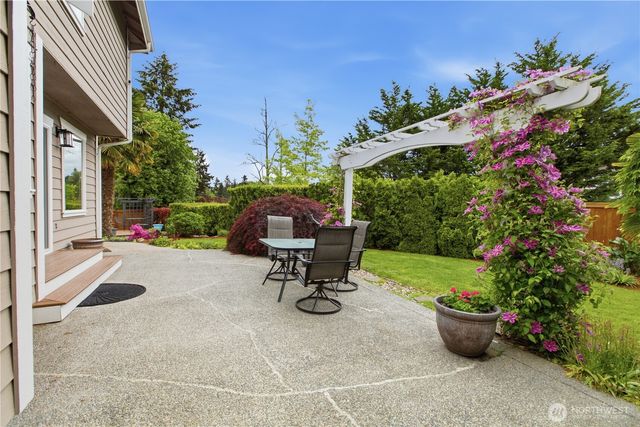 1125 S 258th Street, Des Moines, WA 98198
