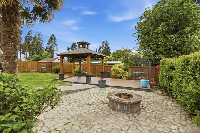 1125 S 258th Street, Des Moines, WA 98198
