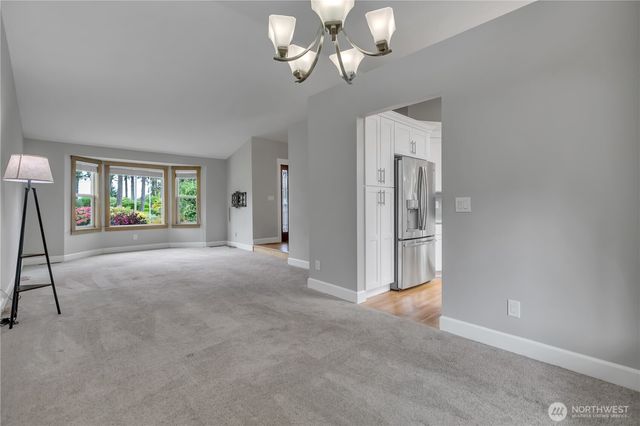 1125 S 258th Street, Des Moines, WA 98198