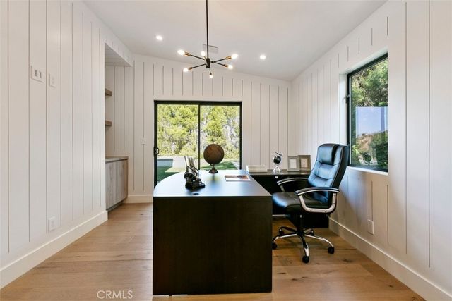 17269 Luverne Place, Encino, CA 91316