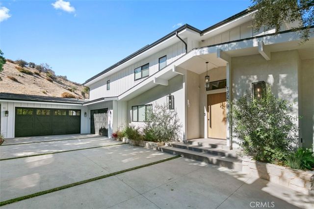 17269 Luverne Place, Encino, CA 91316