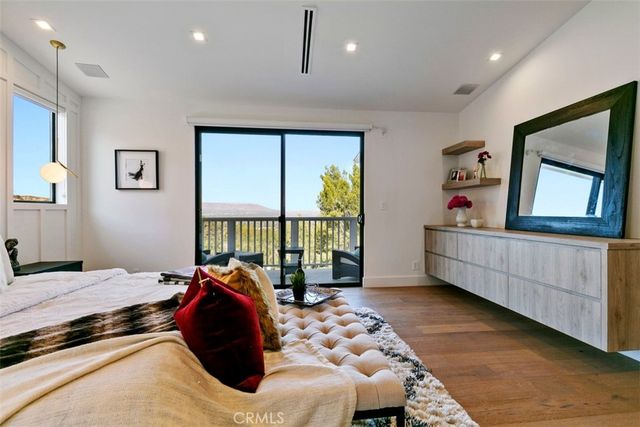 17269 Luverne Place, Encino, CA 91316