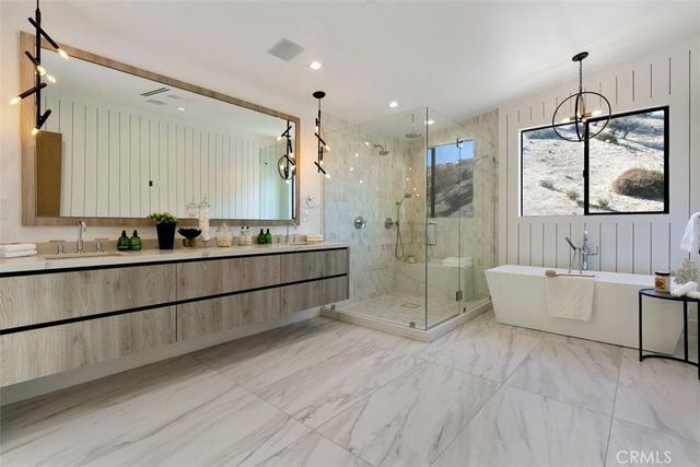 17269 Luverne Place, Encino, CA 91316