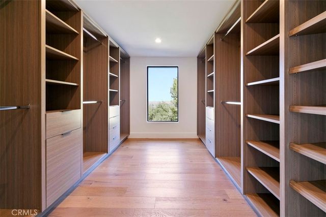 17269 Luverne Place, Encino, CA 91316