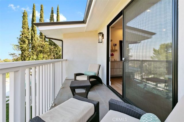 17269 Luverne Place, Encino, CA 91316