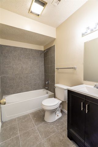559 S Ray Avenue, Fayetteville, AR 72701