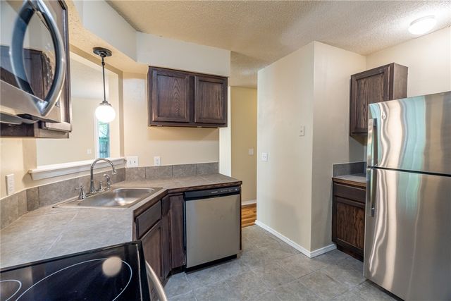 559 S Ray Avenue, Fayetteville, AR 72701
