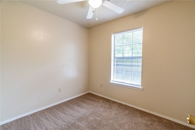 559 S Ray Avenue, Fayetteville, AR 72701