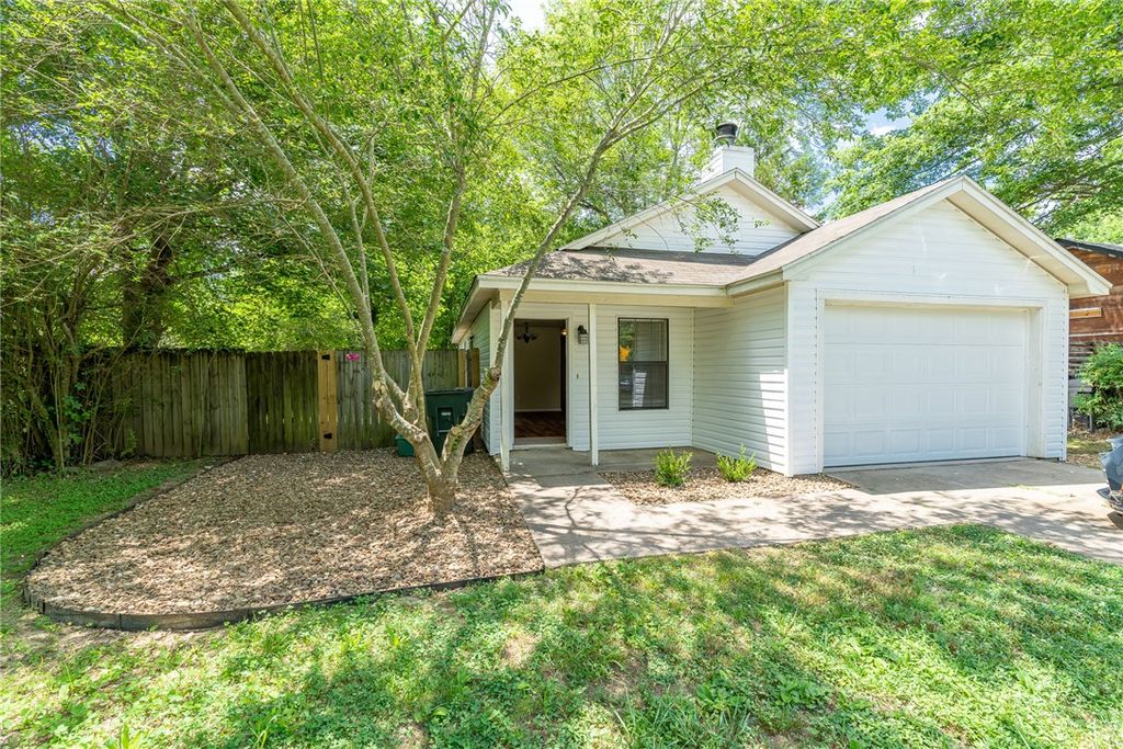 559 S Ray Avenue, Fayetteville, AR 72701
