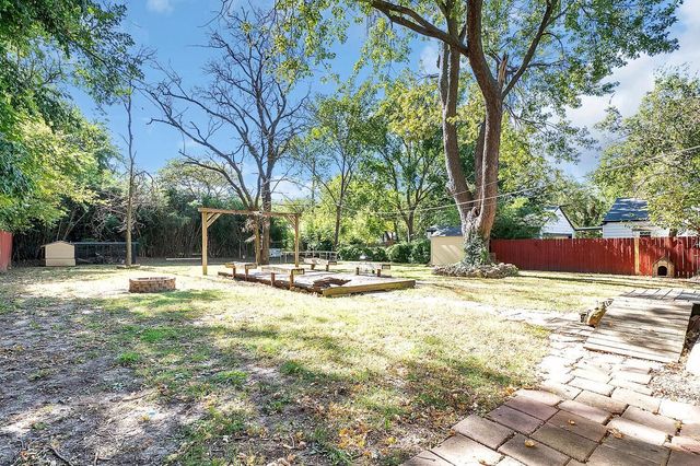 4301 E Clark St, Wichita, KS 67218