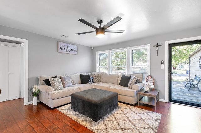 4301 E Clark St, Wichita, KS 67218