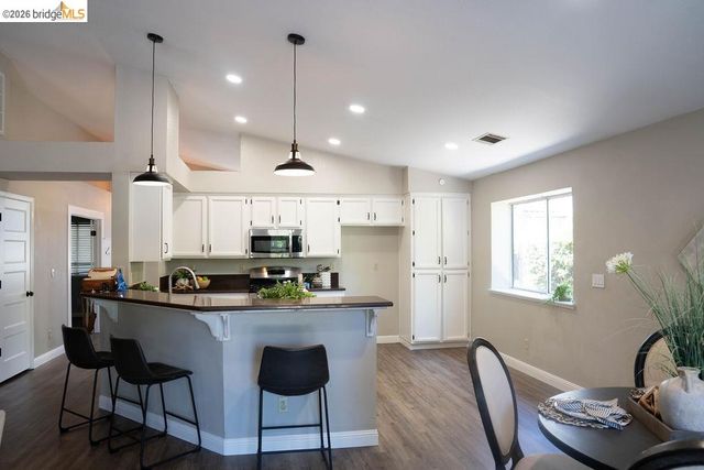 3894 Mission Ct, Oakley, CA 94561