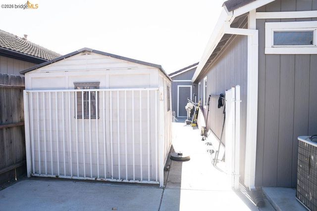 3894 Mission Ct, Oakley, CA 94561