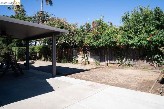 3894 Mission Ct, Oakley, CA 94561
