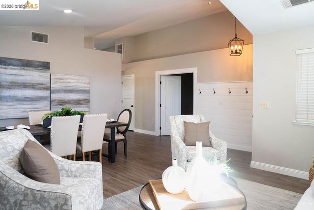 3894 Mission Ct, Oakley, CA 94561