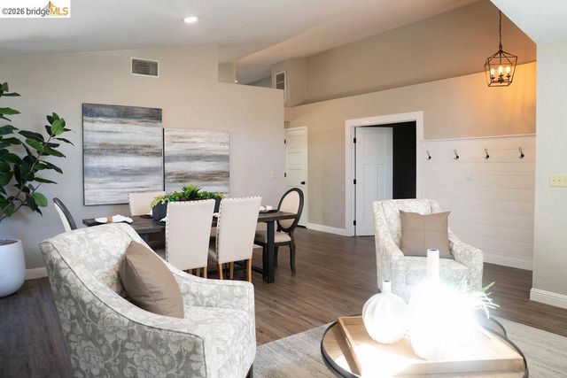 3894 Mission Ct, Oakley, CA 94561