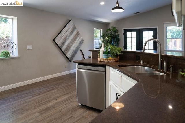 3894 Mission Ct, Oakley, CA 94561