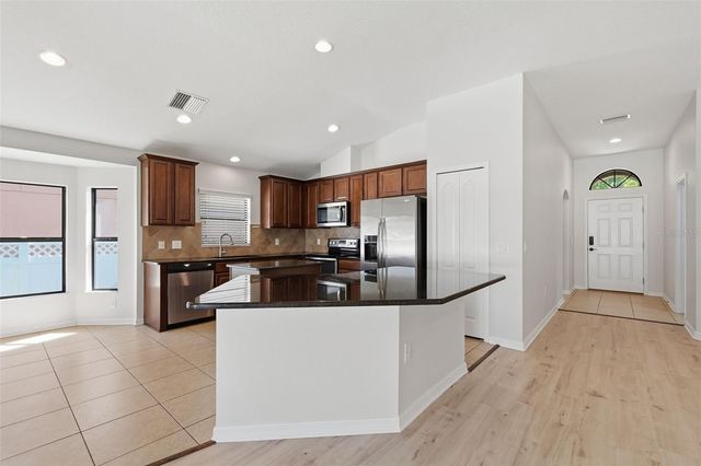 32111 GARDEN ALCOVE LOOP, Wesley Chapel, FL 33545