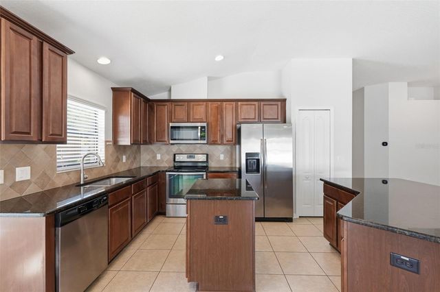 32111 GARDEN ALCOVE LOOP, Wesley Chapel, FL 33545