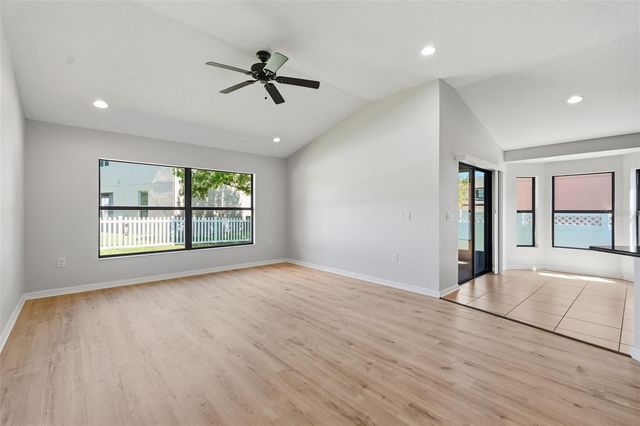 32111 GARDEN ALCOVE LOOP, Wesley Chapel, FL 33545