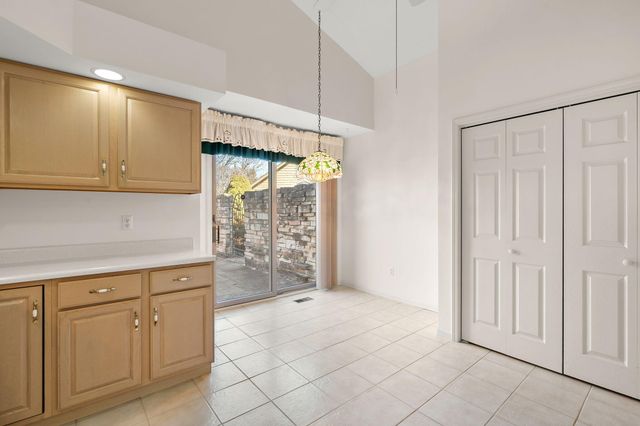 911 Westminster Lane, Munster, IN 46321