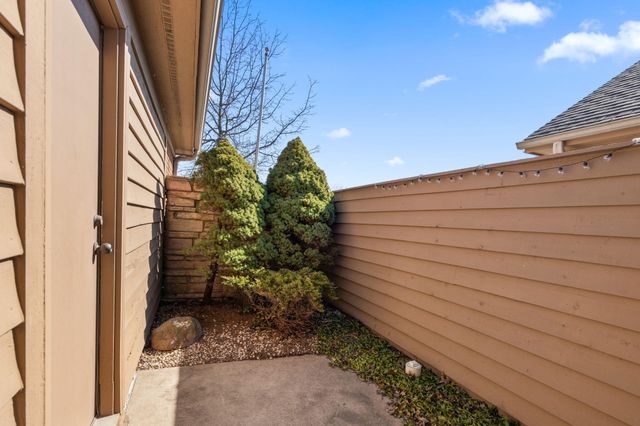 911 Westminster Lane, Munster, IN 46321