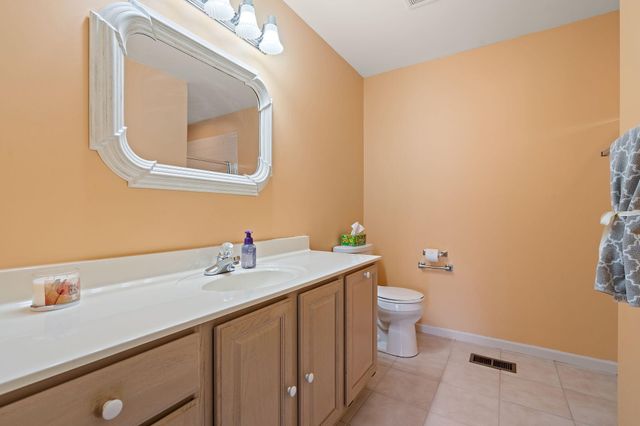 911 Westminster Lane, Munster, IN 46321