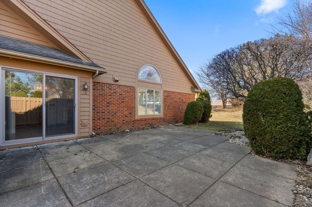 911 Westminster Lane, Munster, IN 46321