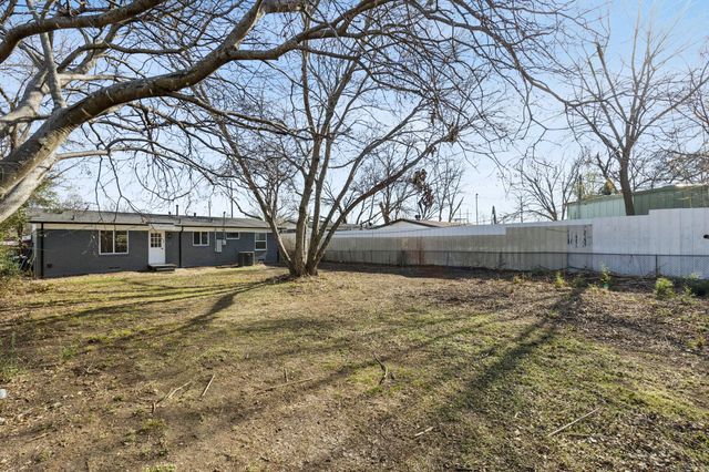 10325 Maylee Boulevard, Dallas, TX 75228