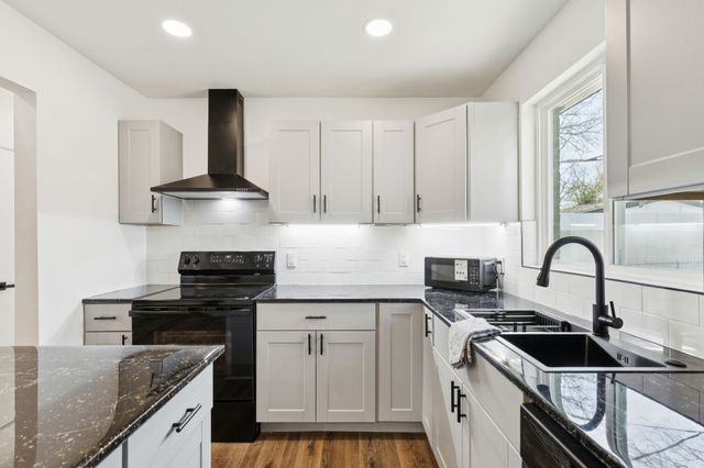 10325 Maylee Boulevard, Dallas, TX 75228