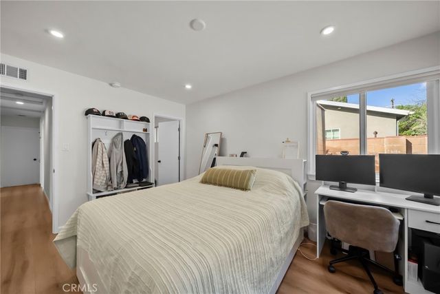 16515 16517 Index, Granada Hills, CA 91344