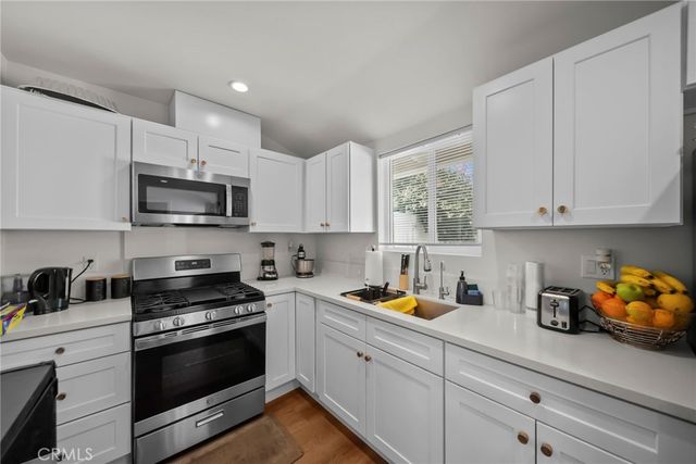 16515 16517 Index, Granada Hills, CA 91344