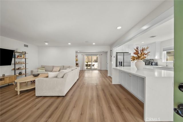 16515 16517 Index, Granada Hills, CA 91344