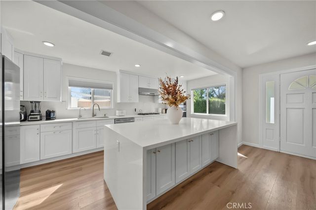 16515 16517 Index, Granada Hills, CA 91344