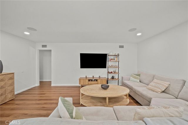 16515 16517 Index, Granada Hills, CA 91344