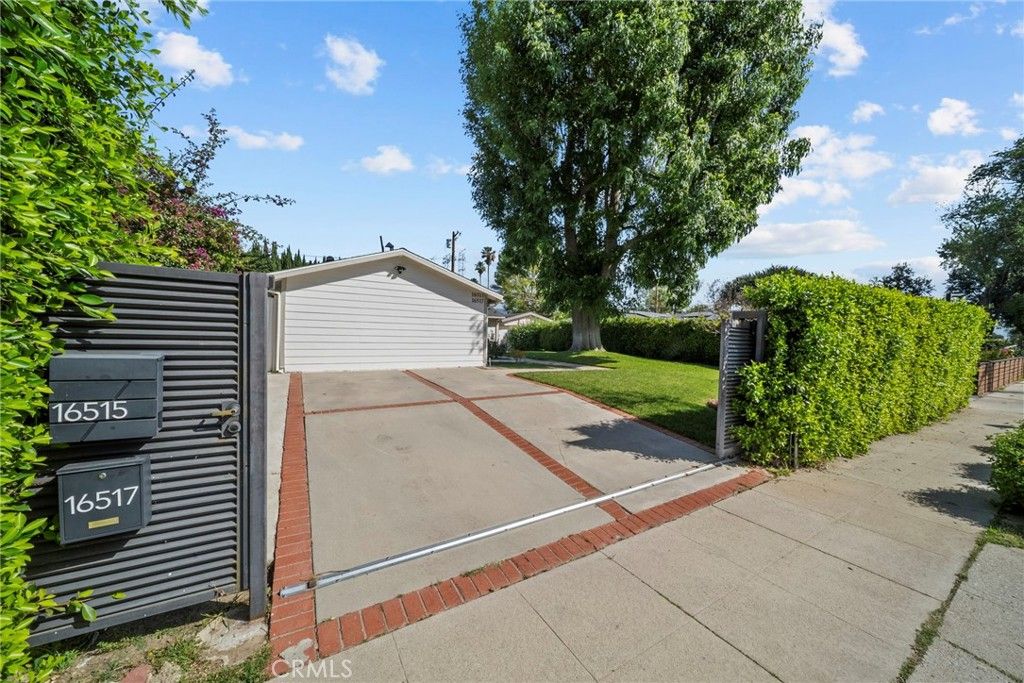 16515 16517 Index, Granada Hills, CA 91344