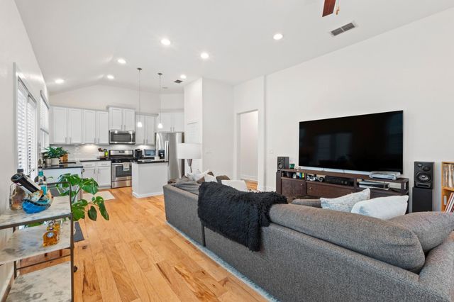 2100 Hermia ST 41, Austin, TX 78741