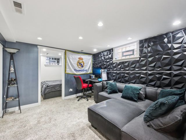 2535 West Street, River Grove, IL 60171