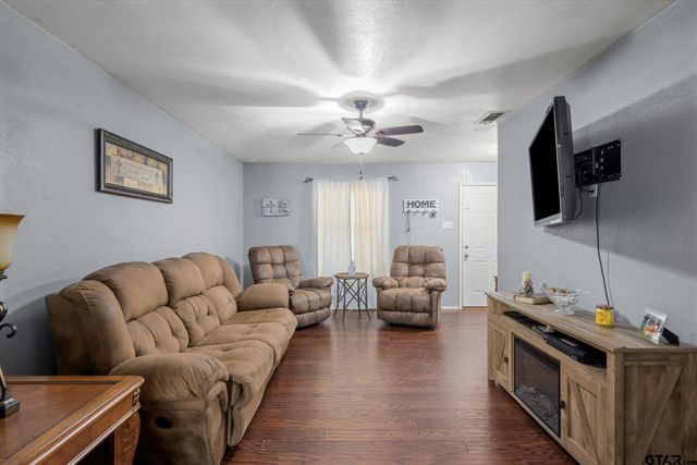 1209 Lakeside Drive, Grand Saline, TX 75140