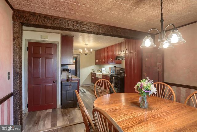 6767 SCHOOLHOUSE RD, Hershey, PA 17033