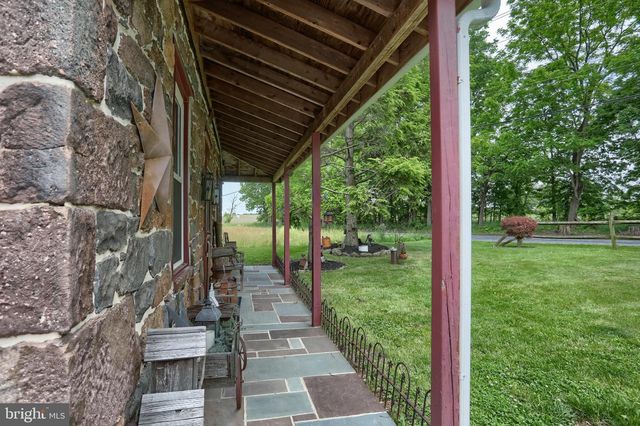 6767 SCHOOLHOUSE RD, Hershey, PA 17033