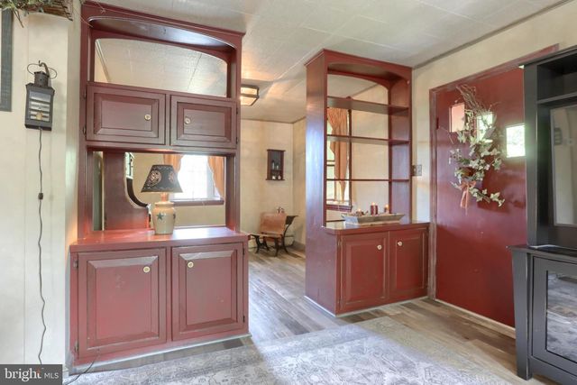 6767 SCHOOLHOUSE RD, Hershey, PA 17033