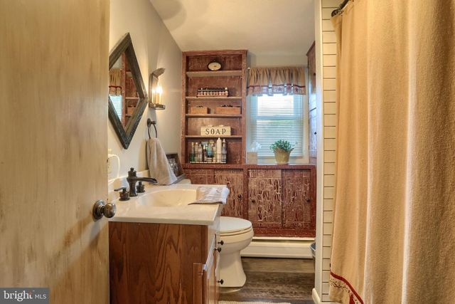 6767 SCHOOLHOUSE RD, Hershey, PA 17033