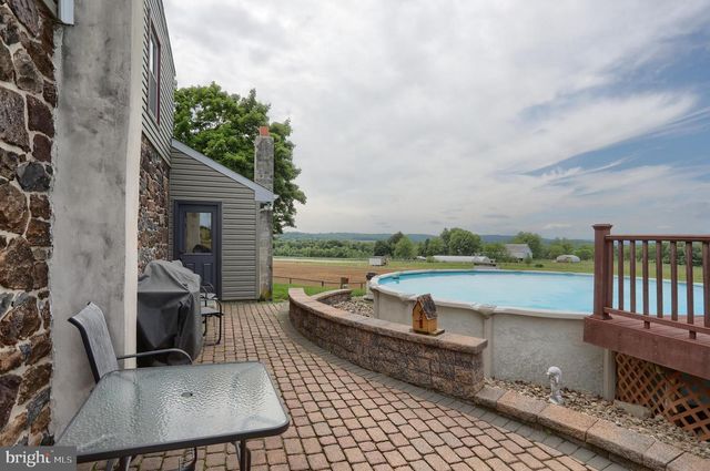 6767 SCHOOLHOUSE RD, Hershey, PA 17033