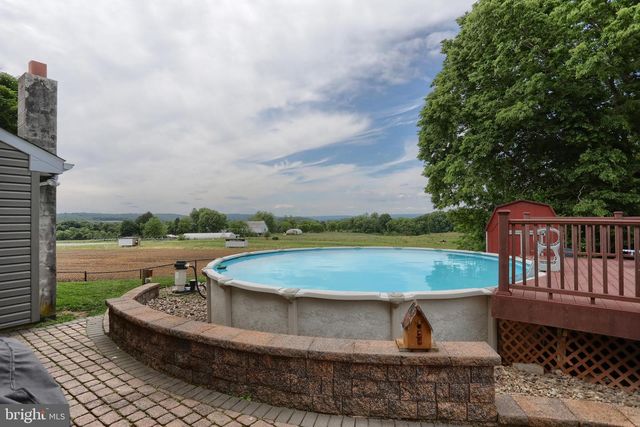 6767 SCHOOLHOUSE RD, Hershey, PA 17033