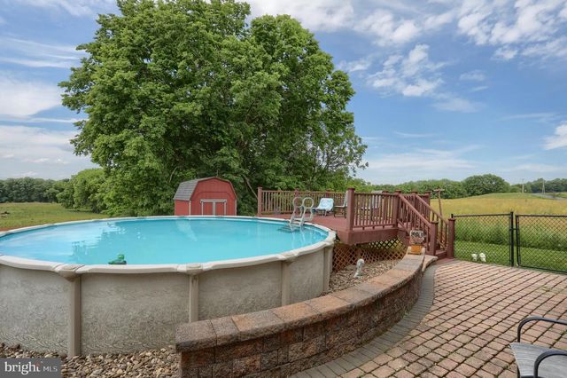 6767 SCHOOLHOUSE RD, Hershey, PA 17033